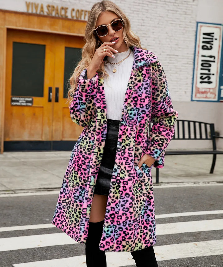 Frania - Plüschmantel mit Leopardenprint
