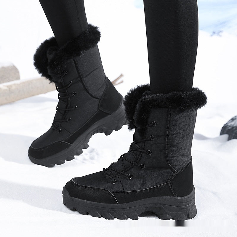 Halbhohe Damenstiefel im funktionellen Winterdesign - Svala
