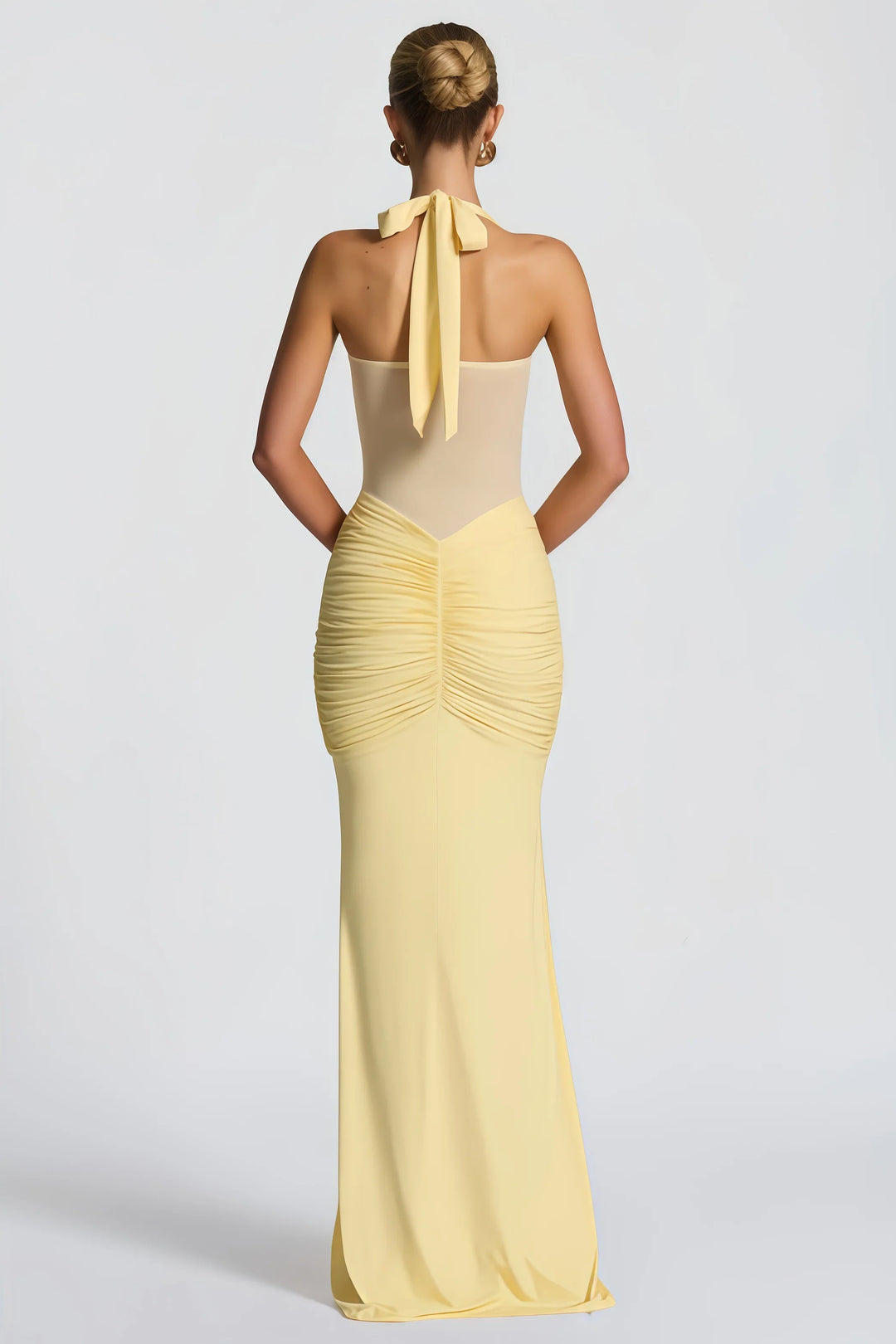 Elegantes Maxikleid für Damen mit Neckholder-Ausschnitt und Drapierungen - Elira