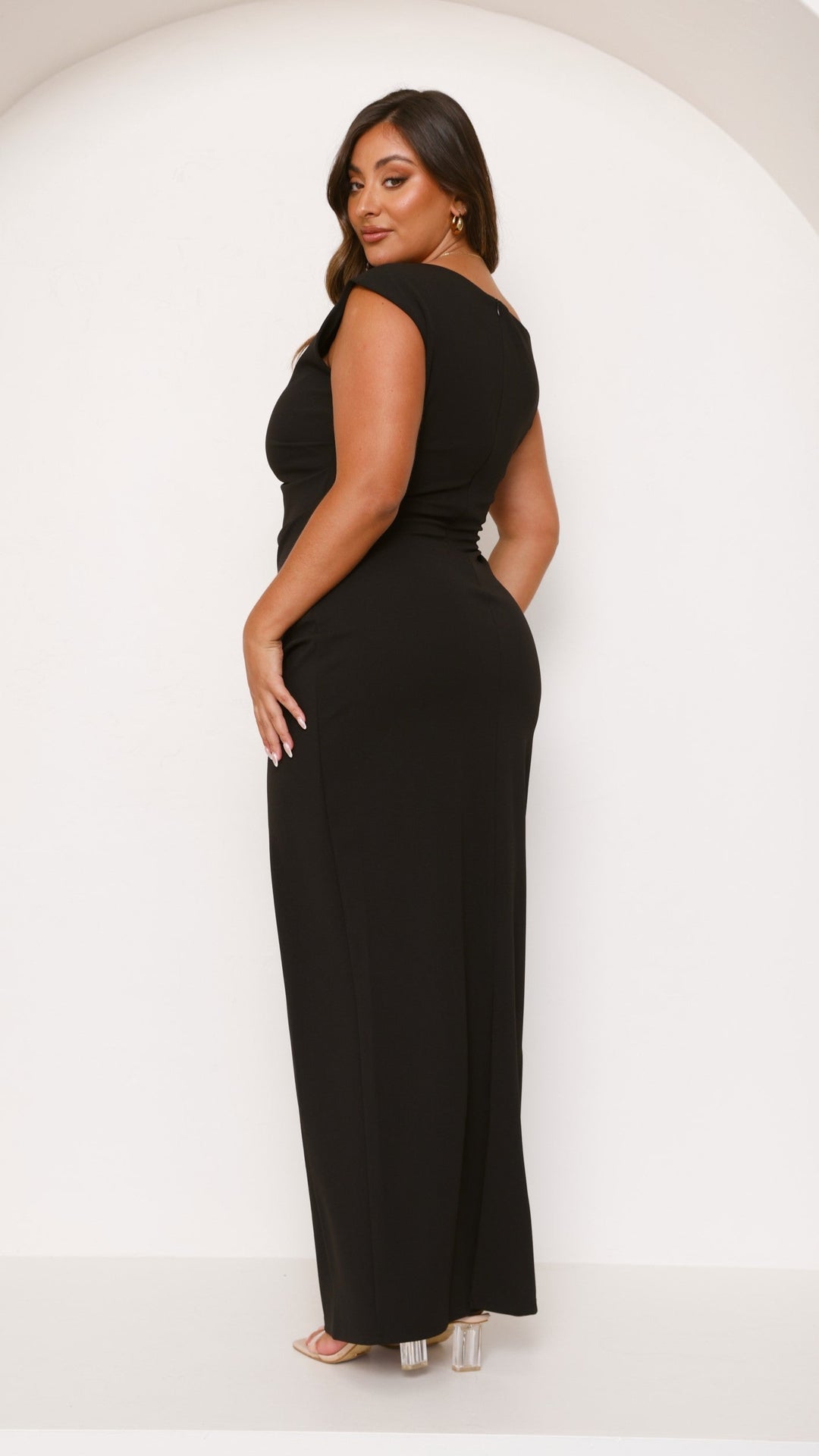 Elegantes, figurbetontes langes Kleid mit Ausschnitt für Damen – Karely
