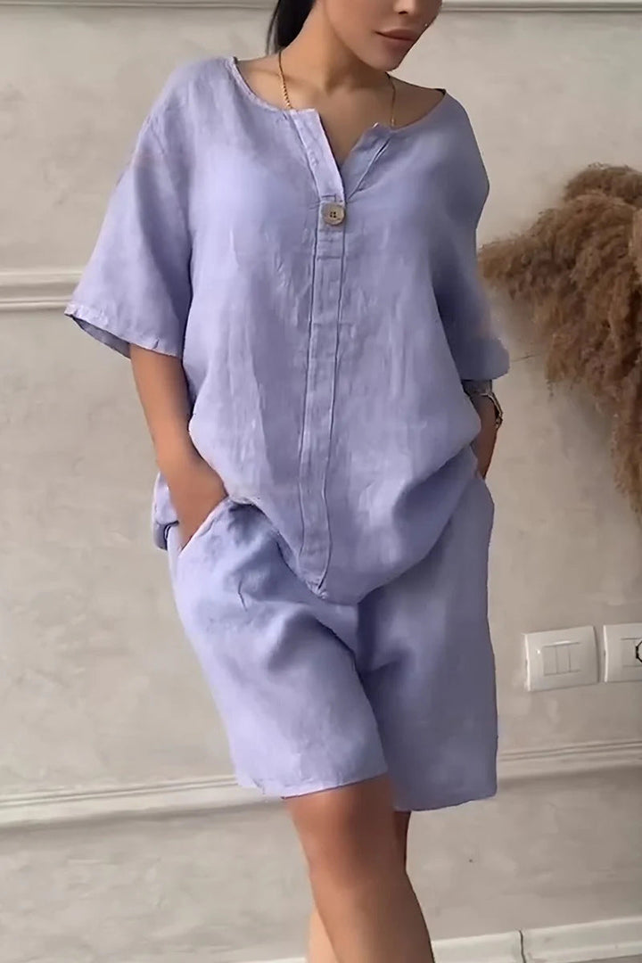 Lockere Bluse und hochgeschlossene Shorts für Frauen - Maike