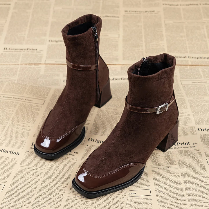 Wildleder-Stiefeletten mit Schnalle und breitem Absatz - Marlen