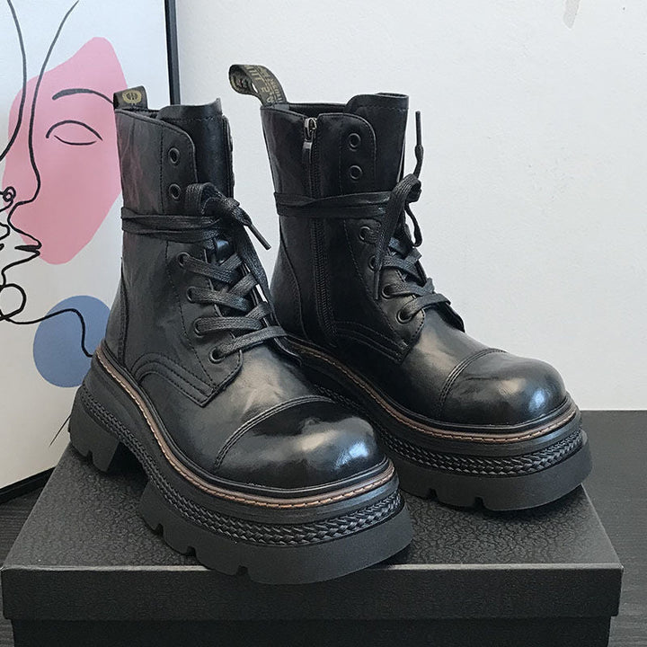 Kurze Damenstiefel mit fester Sohle und seitlichem Reißverschluss - Elviora