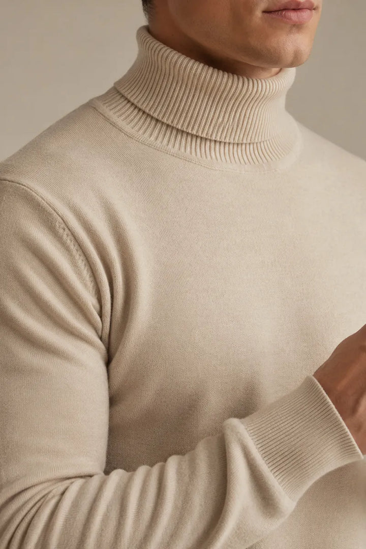 Herrenpullover mit Rollkragen, schmaler Passform, glatter Strick – Caspar
