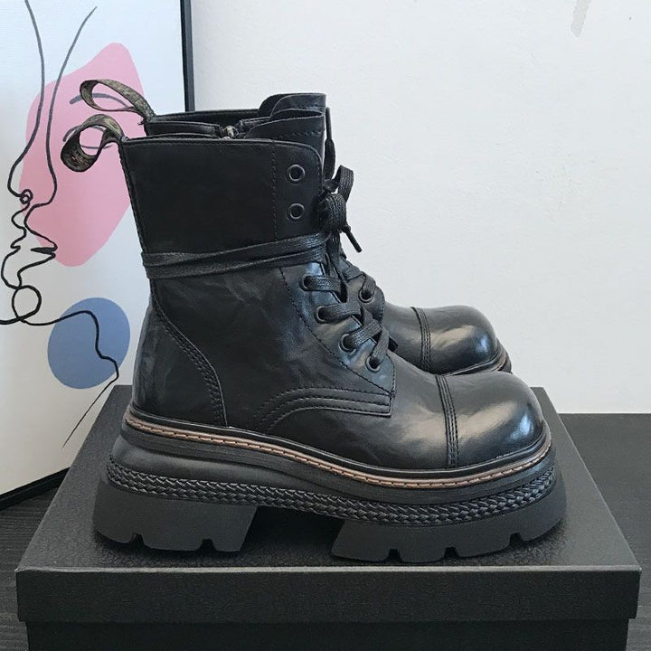 Kurze Damenstiefel mit fester Sohle und seitlichem Reißverschluss - Elviora