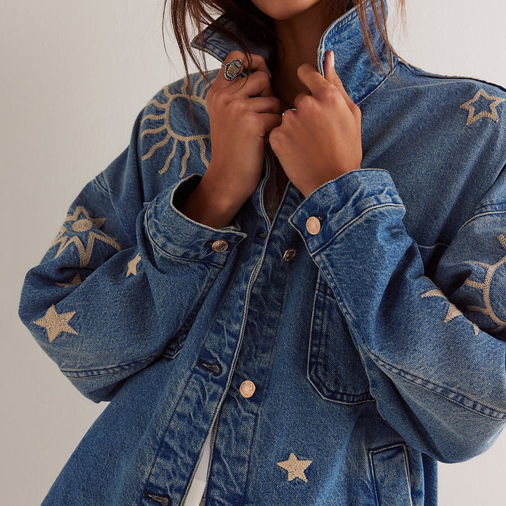 Himmlische bestickte Jeansjacke für Frauen - Brunhilda
