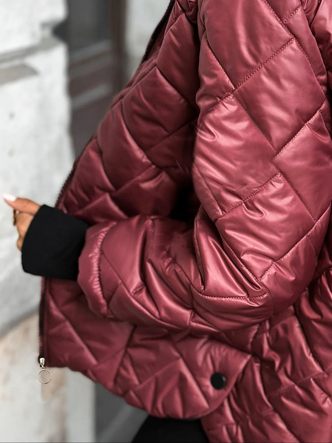 Gesteppte Damenjacke mit Kapuze und Reißverschluss - Elina