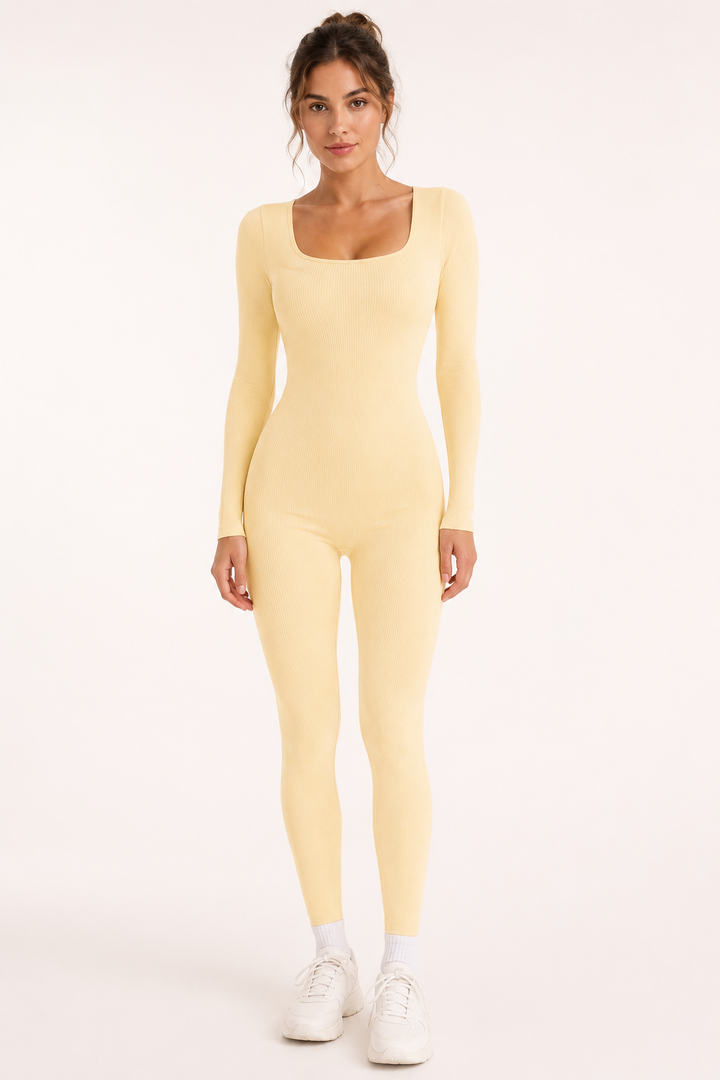 Langer Damen-Jumpsuit mit Rippmuster, quadratischem Ausschnitt und langen Ärmeln, figurbetont – Adelinde