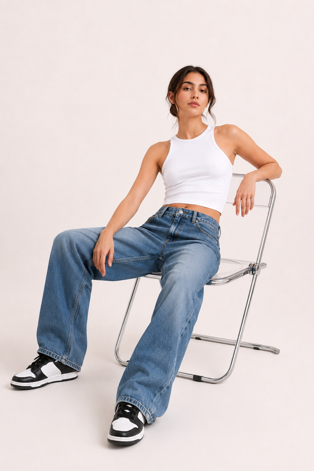 Baggy-Jeans für Damen mit weitem Bein, heller Waschung und langem Saum – Helga