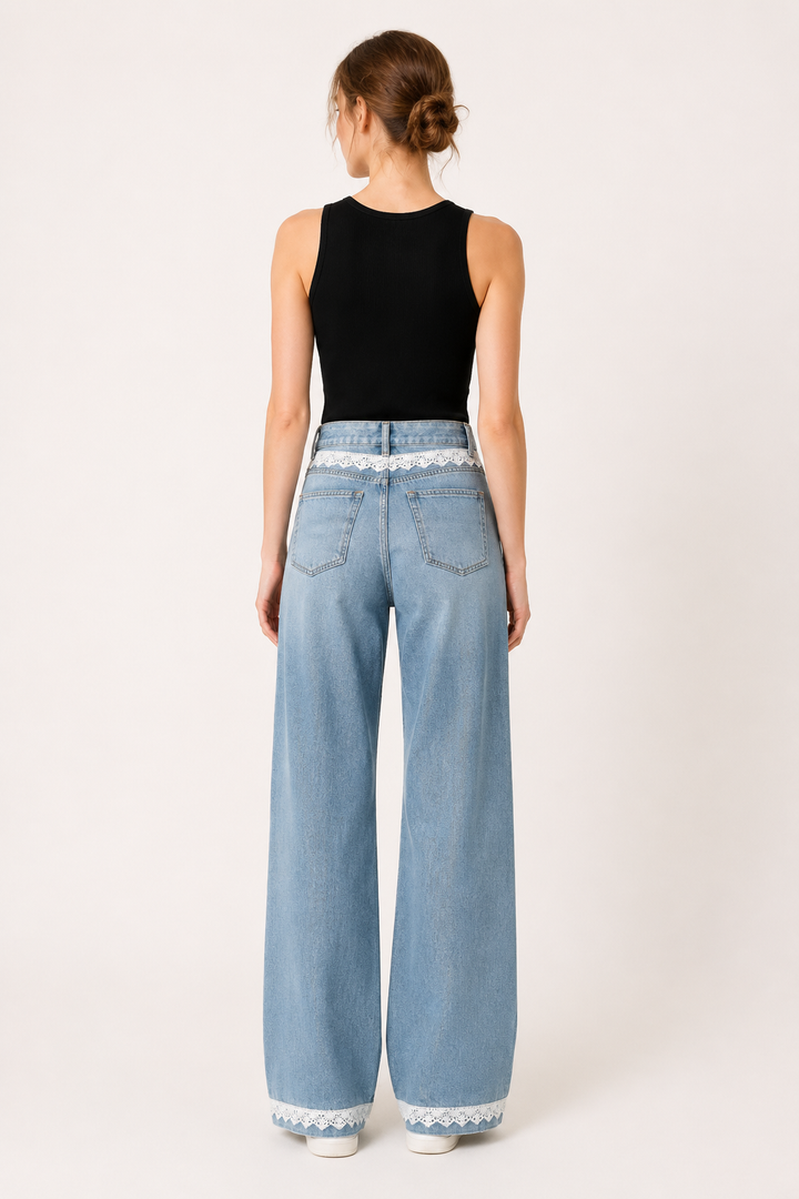 Damenjeans mit weitem Bein, hoher Leibhöhe und Spitzenverzierung – Irma