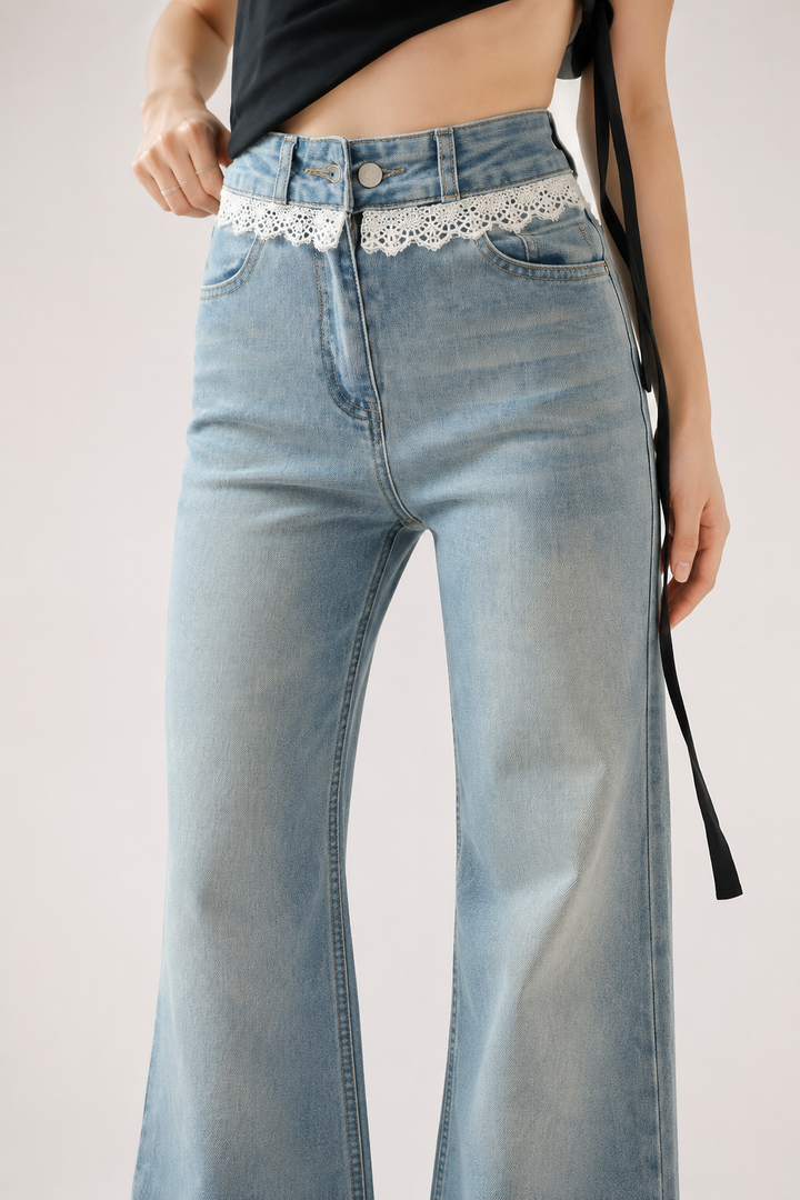 Damenjeans mit weitem Bein, hoher Leibhöhe und Spitzenverzierung – Irma