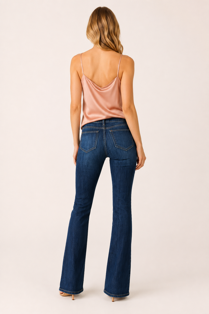 Elastische Damen-Jeans im Flare-Schnitt mit mittlerer Leibhöhe und Slim-Fit-Passform – Lina