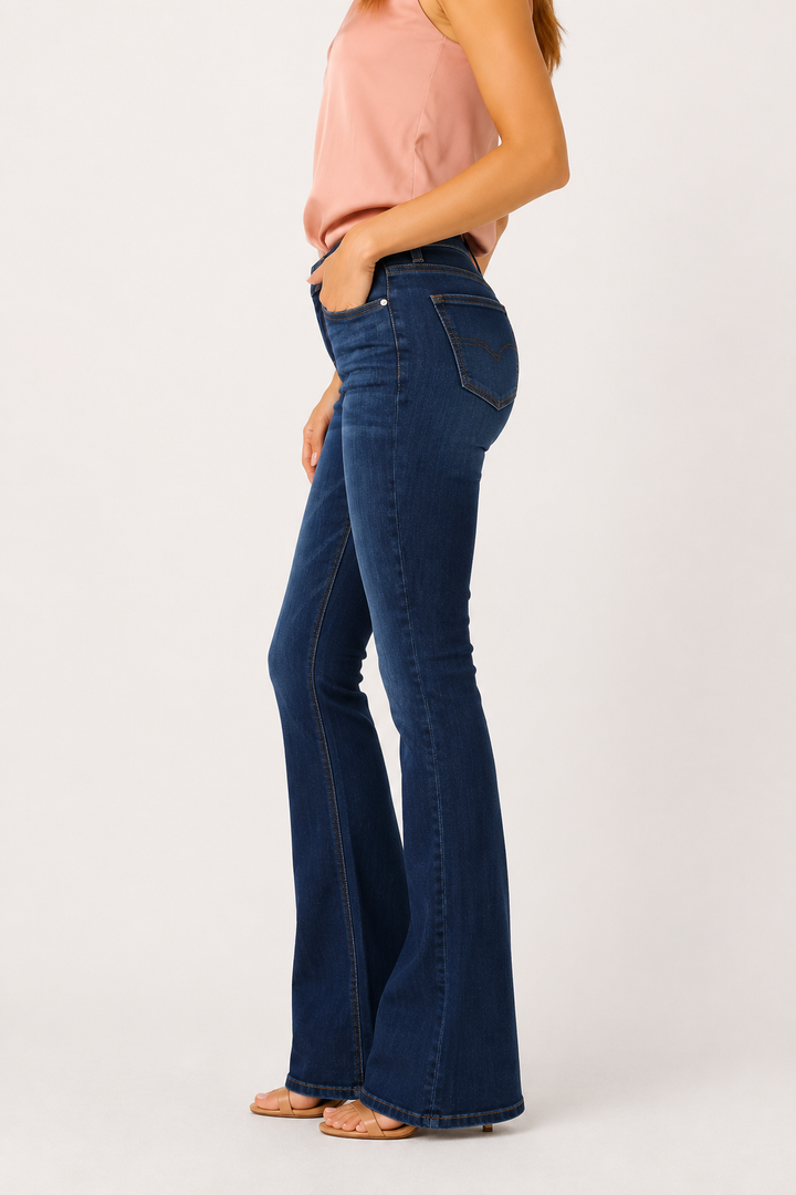 Elastische Damen-Jeans im Flare-Schnitt mit mittlerer Leibhöhe und Slim-Fit-Passform – Lina