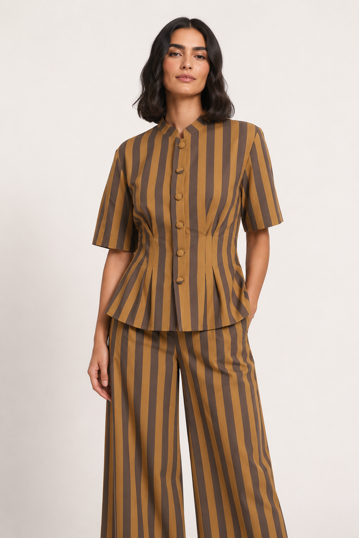 Elegantes Set aus kurzärmeliger Bluse und Hose – Caussie