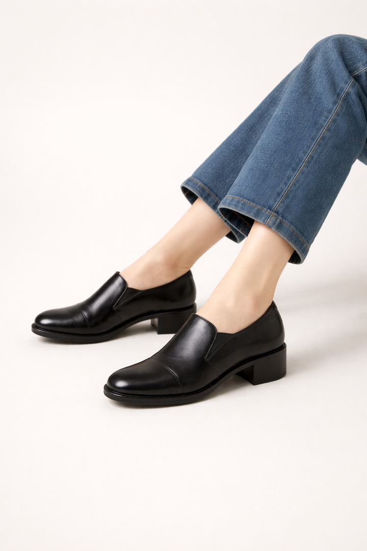 Damen Leder Slipper mit breitem Absatz und runder Spitze - Maelle