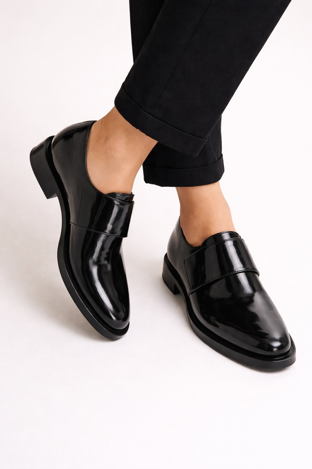 Damen Lackleder Effekt Slipper elegantes Design - Sabine