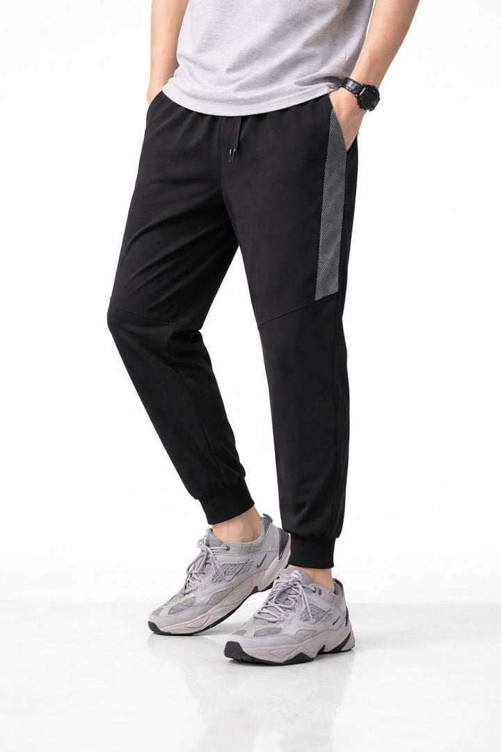Konisch zulaufende Herrenhose mit Gummizug am Saum - Lucas