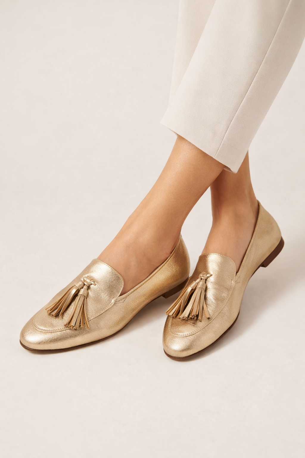 Flache Damen-Slipper mit Metallic-Leder-Effekt und Quasten - Trevia