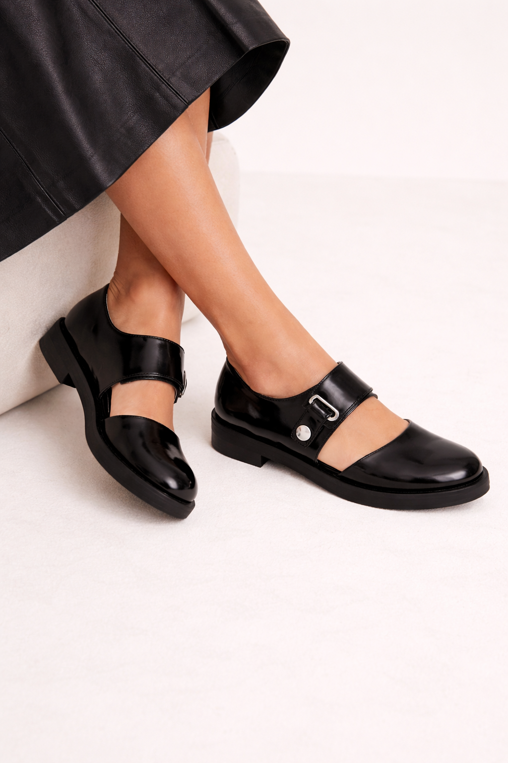 Damen geschlossene Schuhe Schnalle Seite dicke Sohle - Caterina