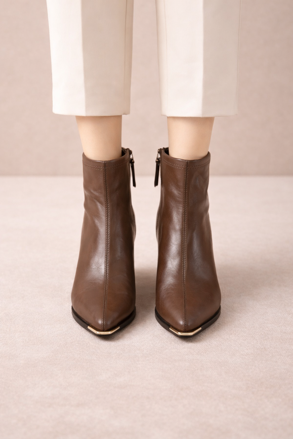 Damen-Stiefeletten mit spitzer Spitze - Baeza