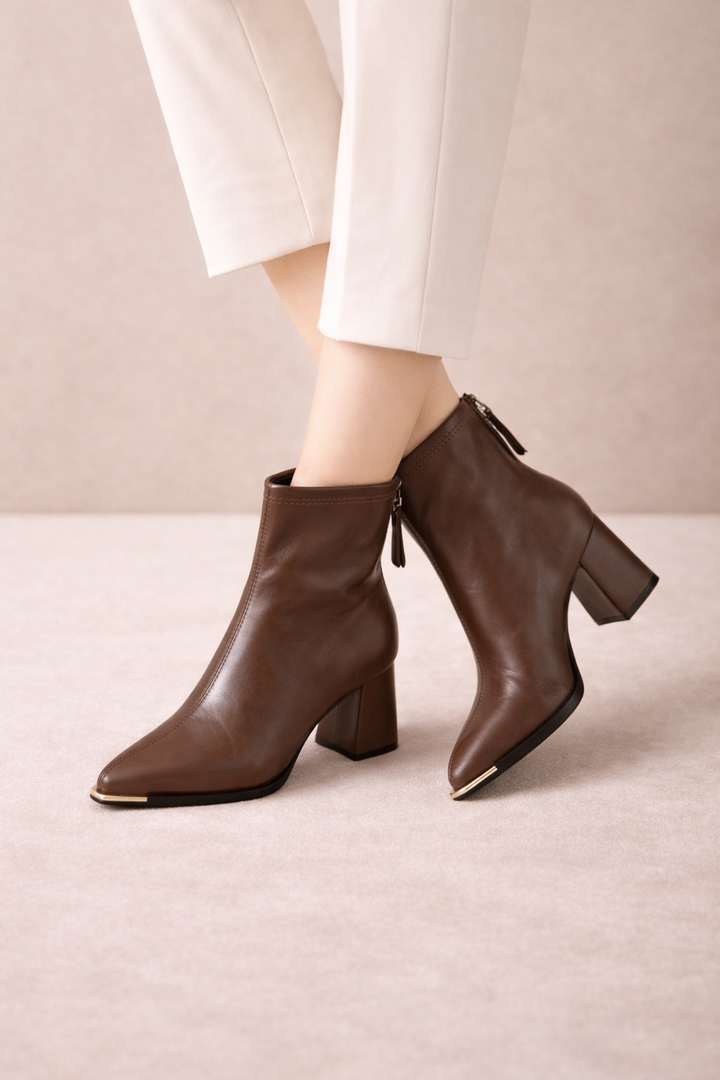 Damen-Stiefeletten mit spitzer Spitze - Baeza
