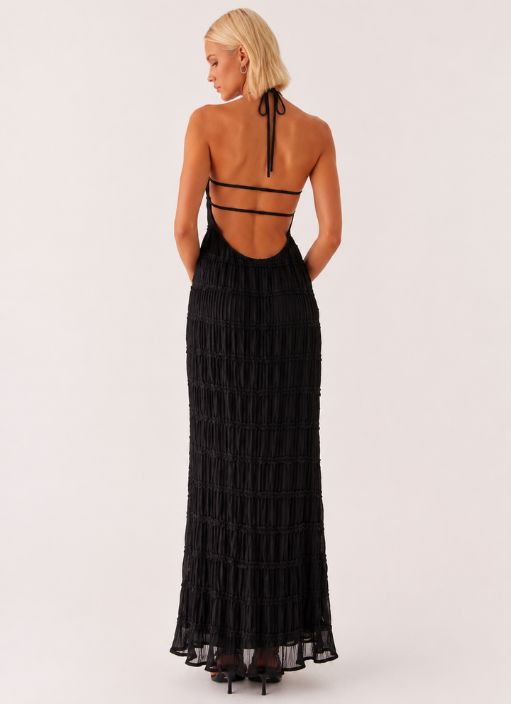 Langes, plissiertes Sommerkleid mit elegantem Neckholder-Ausschnitt – Tilda