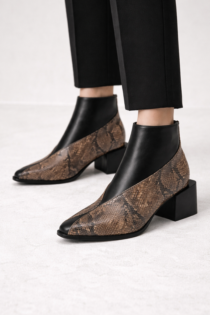 Modische Damenstiefeletten mit Druck - Avril