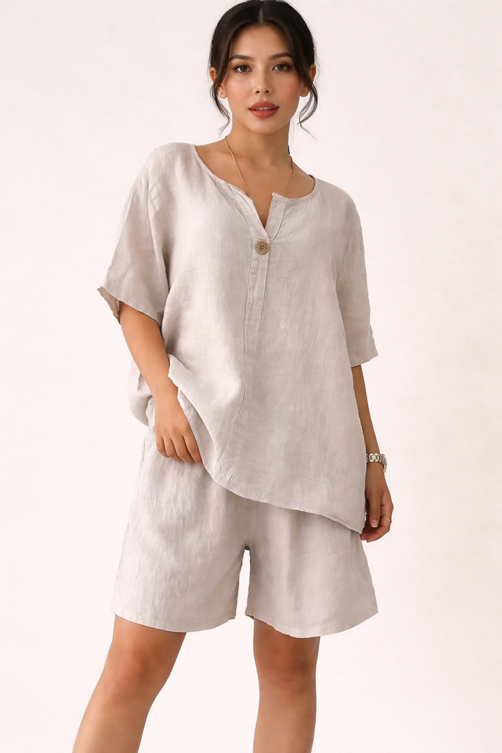 Lockere Bluse und hochgeschlossene Shorts für Frauen - Maike
