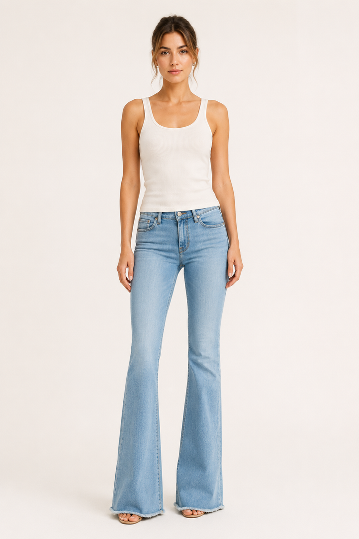 Damen-Jeans im Flare-Schnitt mit hoher Taille und ausgefranstem Saum – Anika