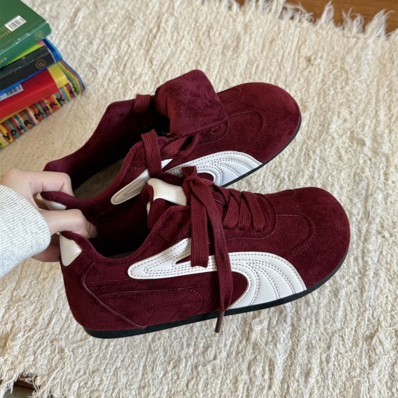 Retro-inspirierte Low-Profile-Turnschuhe für Frauen - Ivy