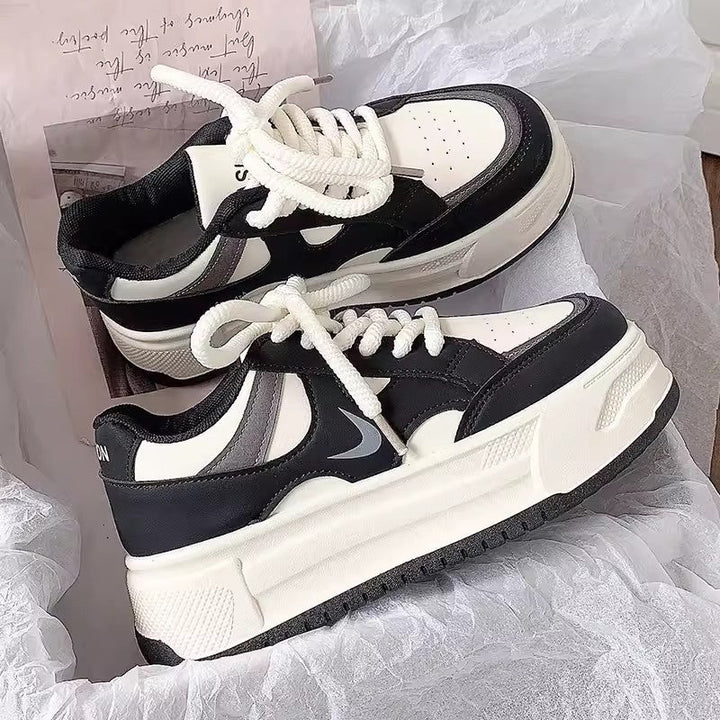 Städtische Damen-Sneakers mit leichtem Plateau - Martina