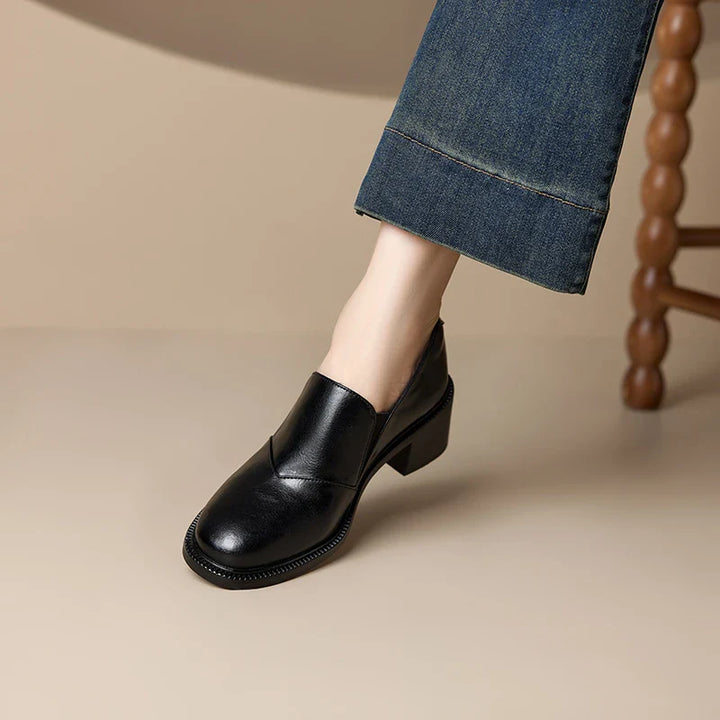 Damen Leder Slipper mit breitem Absatz und runder Spitze - Maelle
