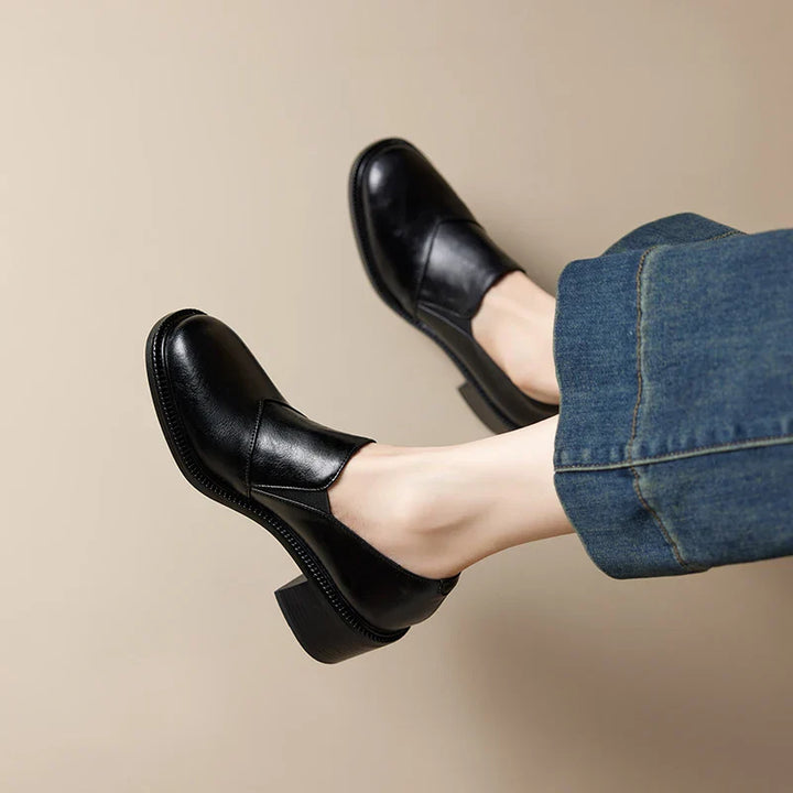 Damen Leder Slipper mit breitem Absatz und runder Spitze - Maelle