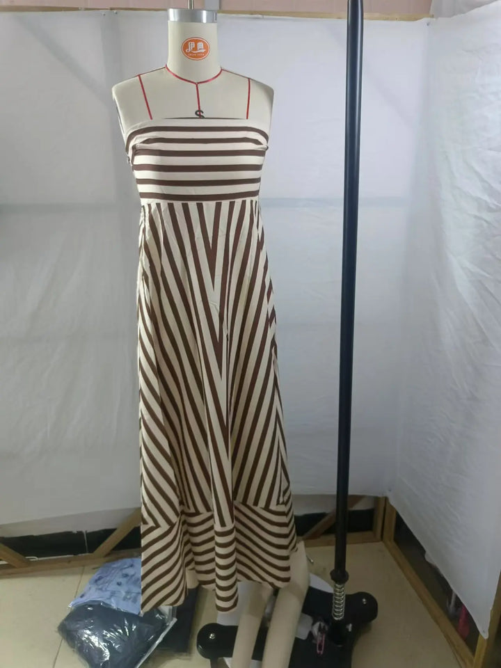 Damen Maxikleid mit Streifenmuster und trägerlosem Ausschnitt - Alvera