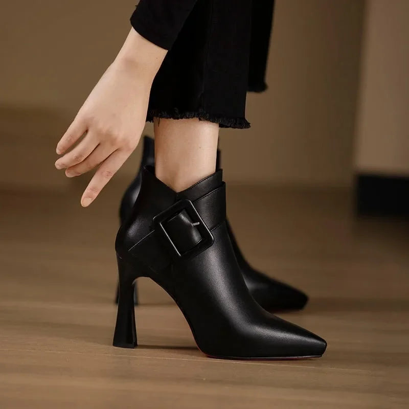 Stiefel mit Schnalle - Johanna