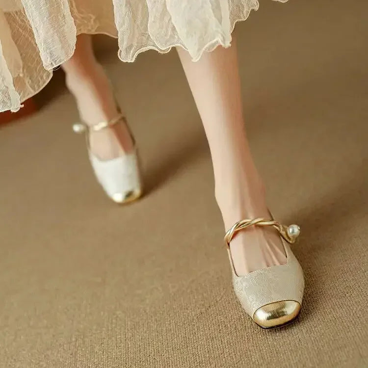 Damen Ballerina Pumps mit Metallic-Spitze und Blockabsatz mit Kristallen - Valeria