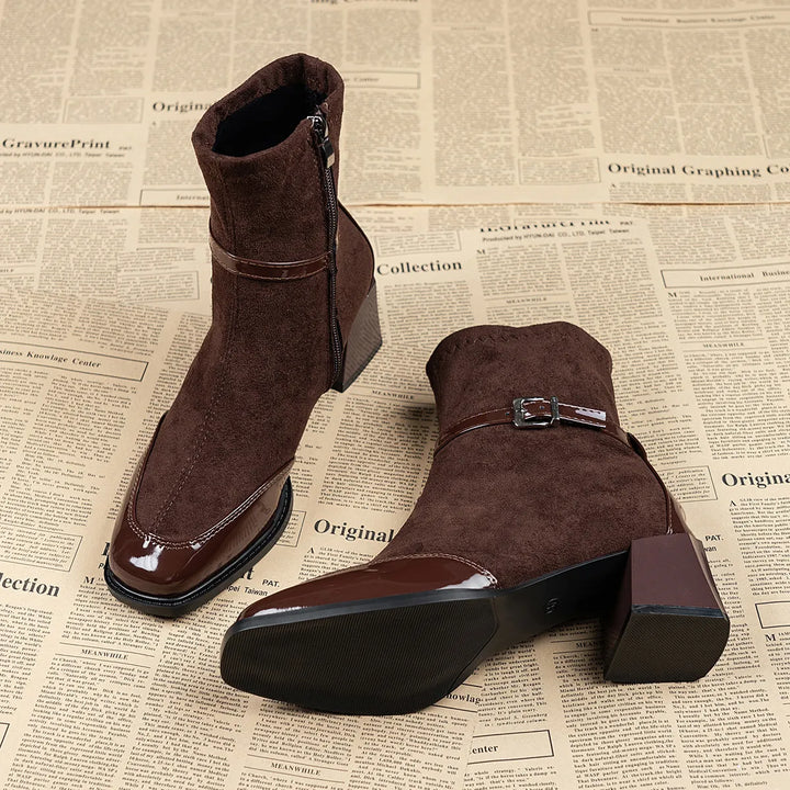 Wildleder-Stiefeletten mit Schnalle und breitem Absatz - Marlen