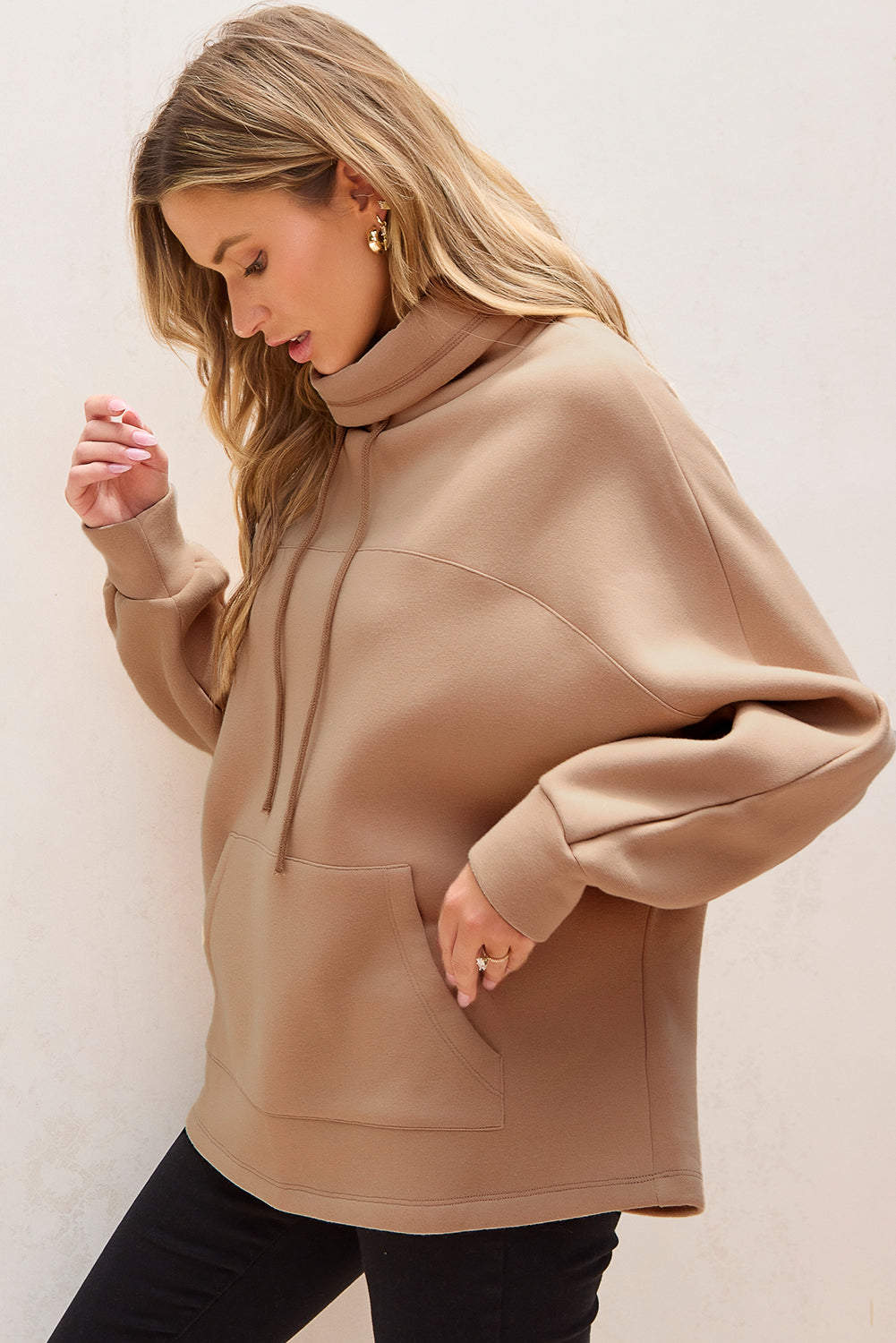 Aubrey - Rollkragen-Sweatshirt mit Kordel und Ärmeln