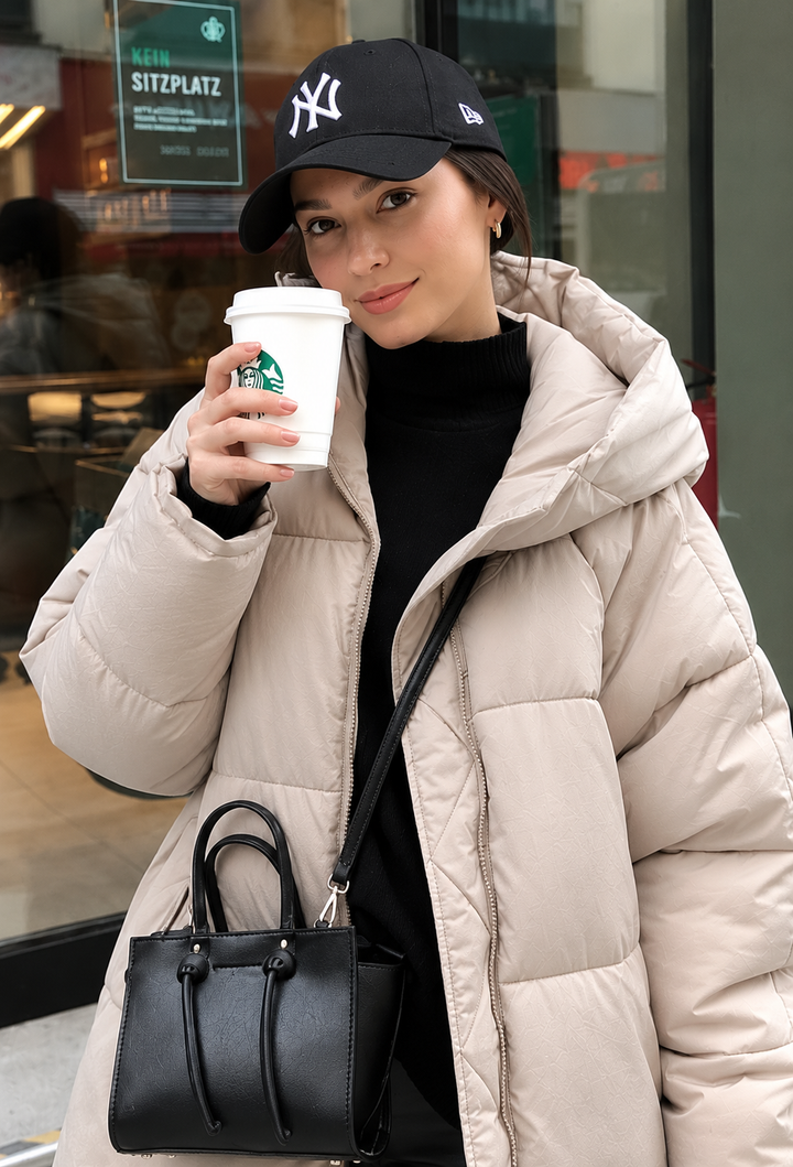 Damen langer Steppmantel mit Kapuze im Oversize-Schnitt für den Winter - Odette