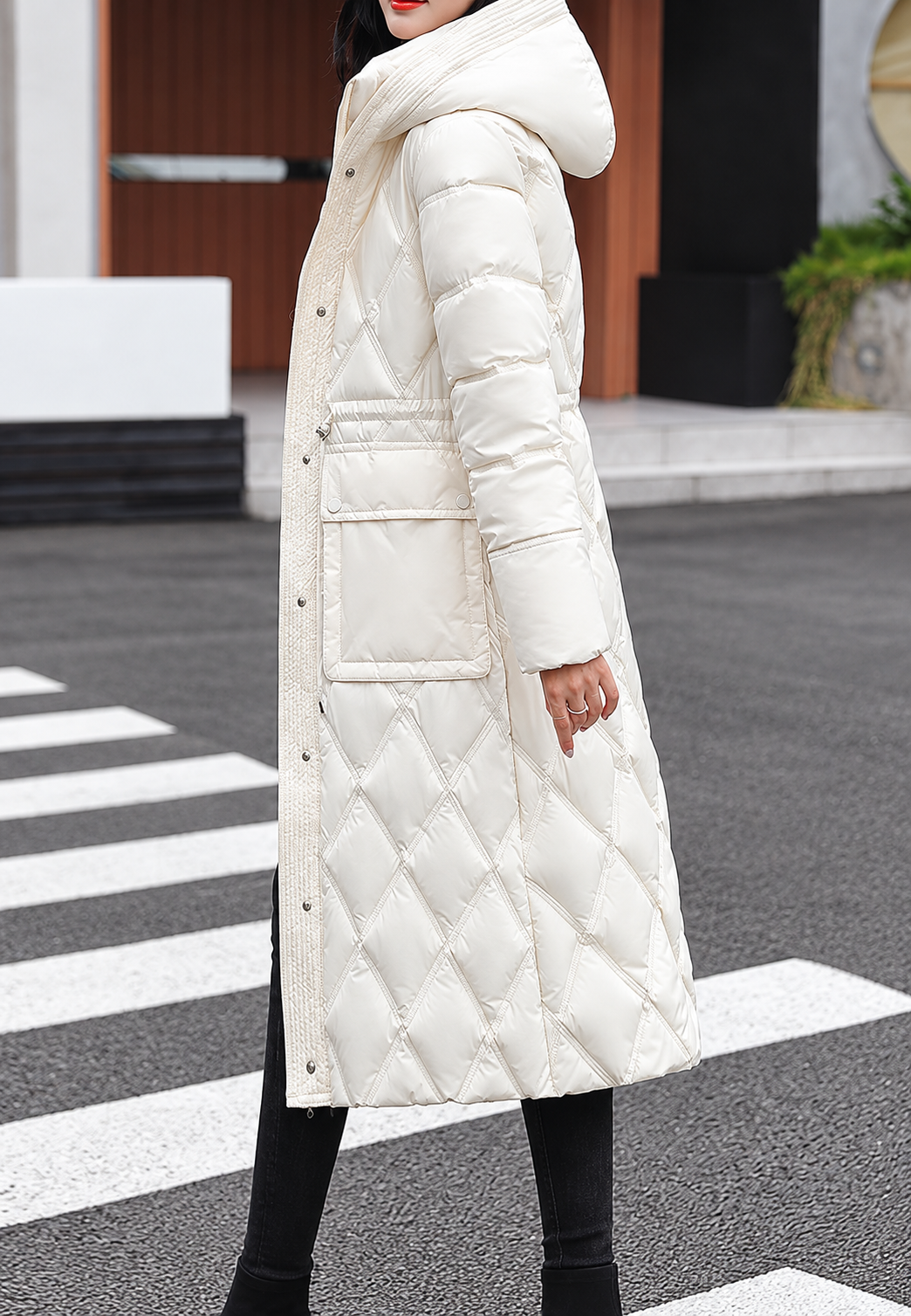 Damen langer Steppmantel mit Kapuze und verstellbarer Taille - Maribel