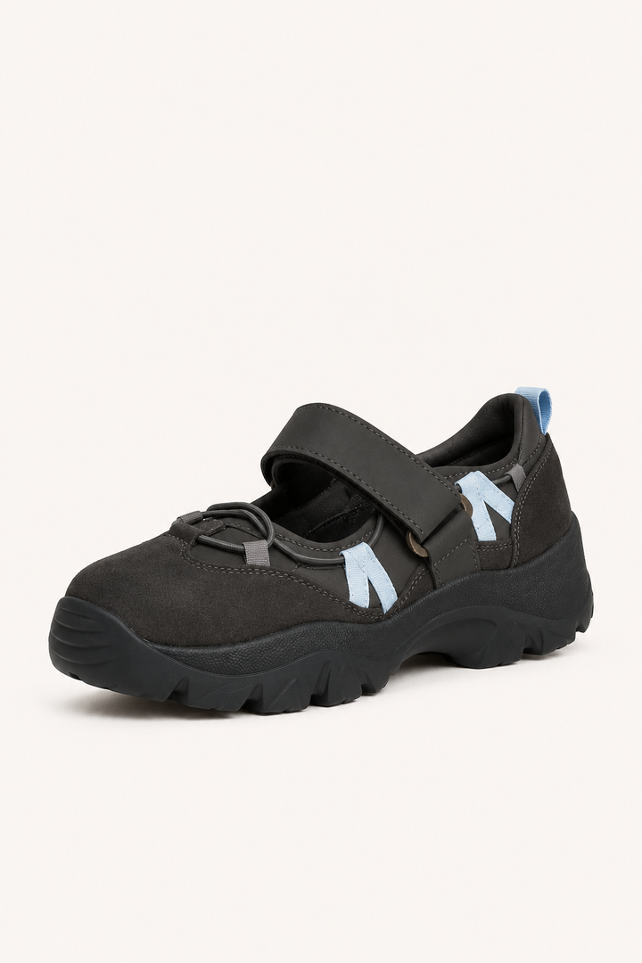 Sport-Ballerinas mit verstellbarem Riemen und gezackter Sohle – Lotte