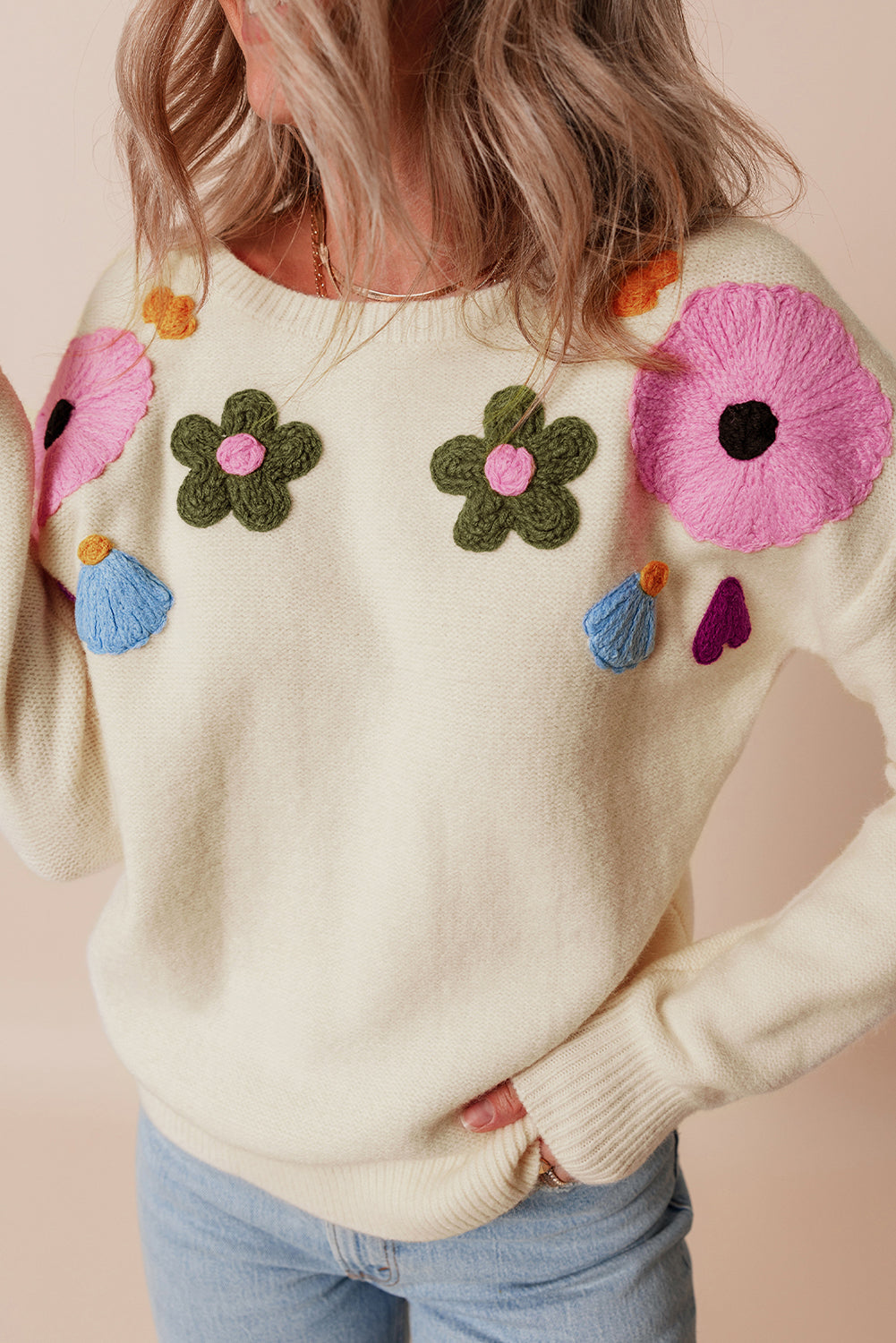 Anne - Strickpullover mit Blumenmuster und gerippten Kanten