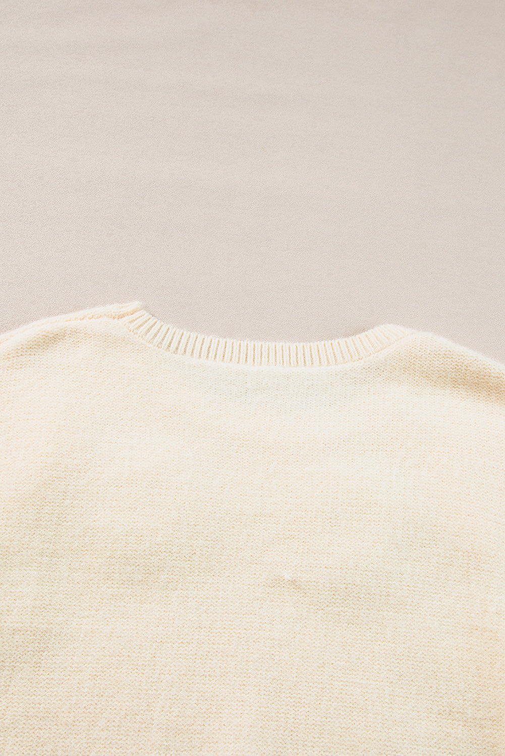 Anne - Strickpullover mit Blumenmuster und gerippten Kanten