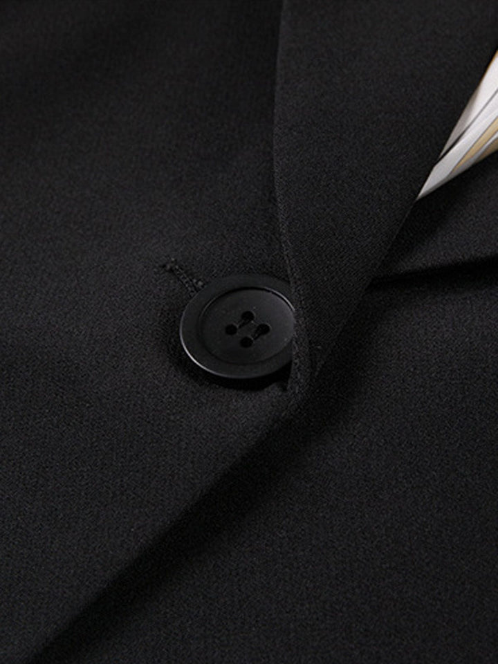 Kurzer Damenblazer im Tailored-Stil – Selina
