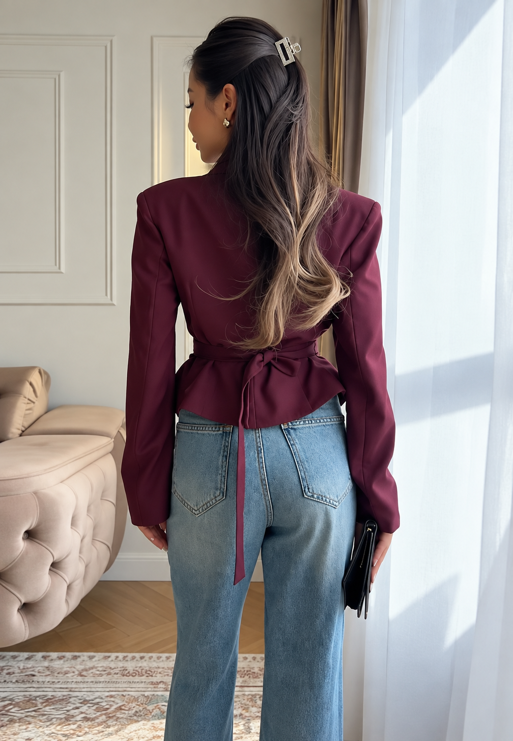 Taillierter, asymmetrischer Damenblazer mit Schulterpolstern und Knöpfen - Marlies