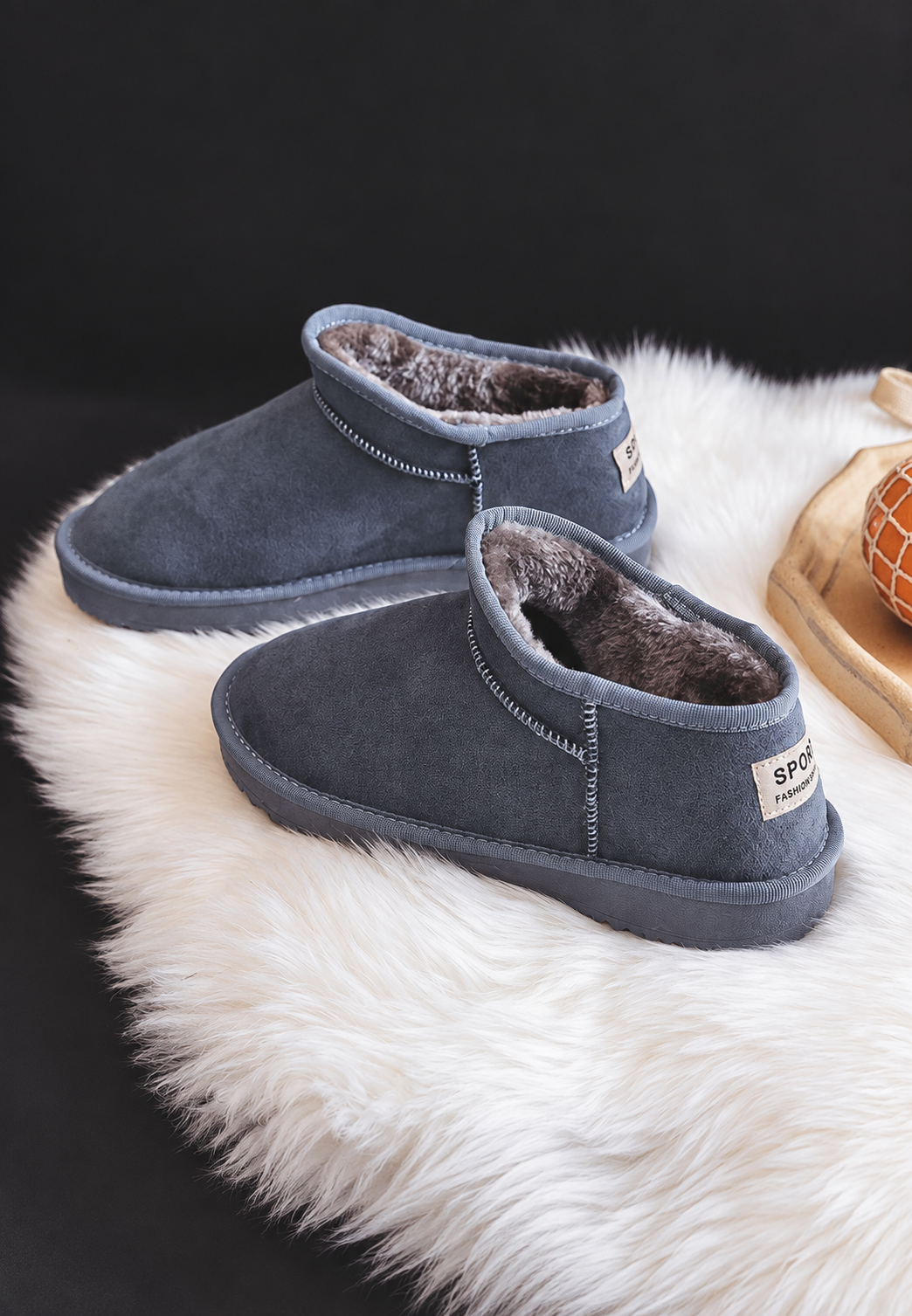 Flache Winterstiefeletten in Wildlederoptik – Nolia