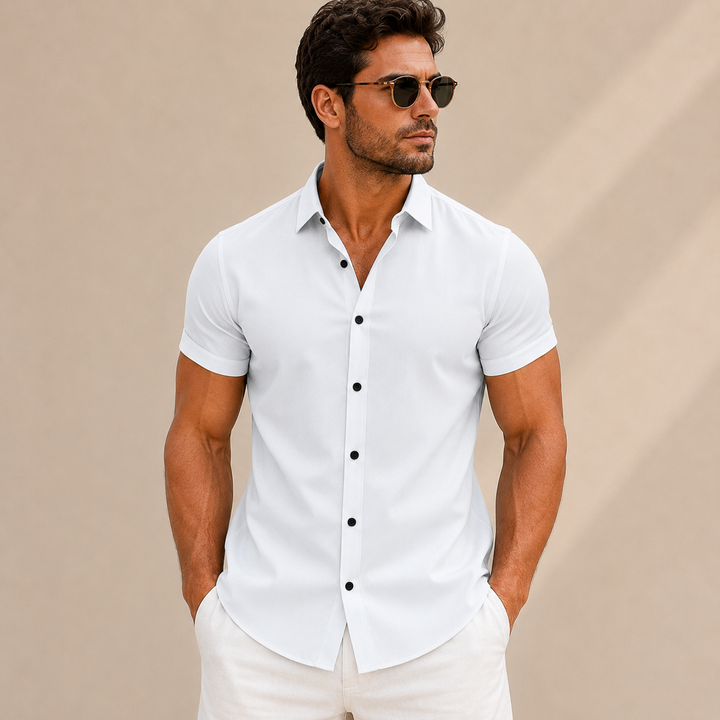 Einfarbiges Herrenhemd mit kurzen Ärmeln, Slim Fit – Bertram