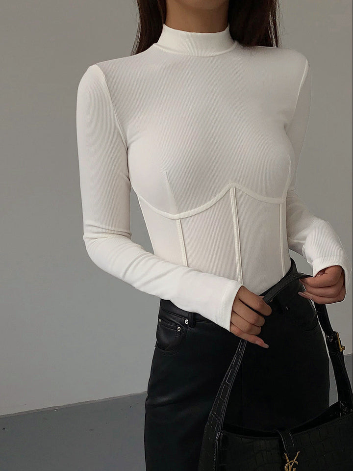 Top mit hohem Kragen, langen Ärmeln und Korsett-Detail – Annelie