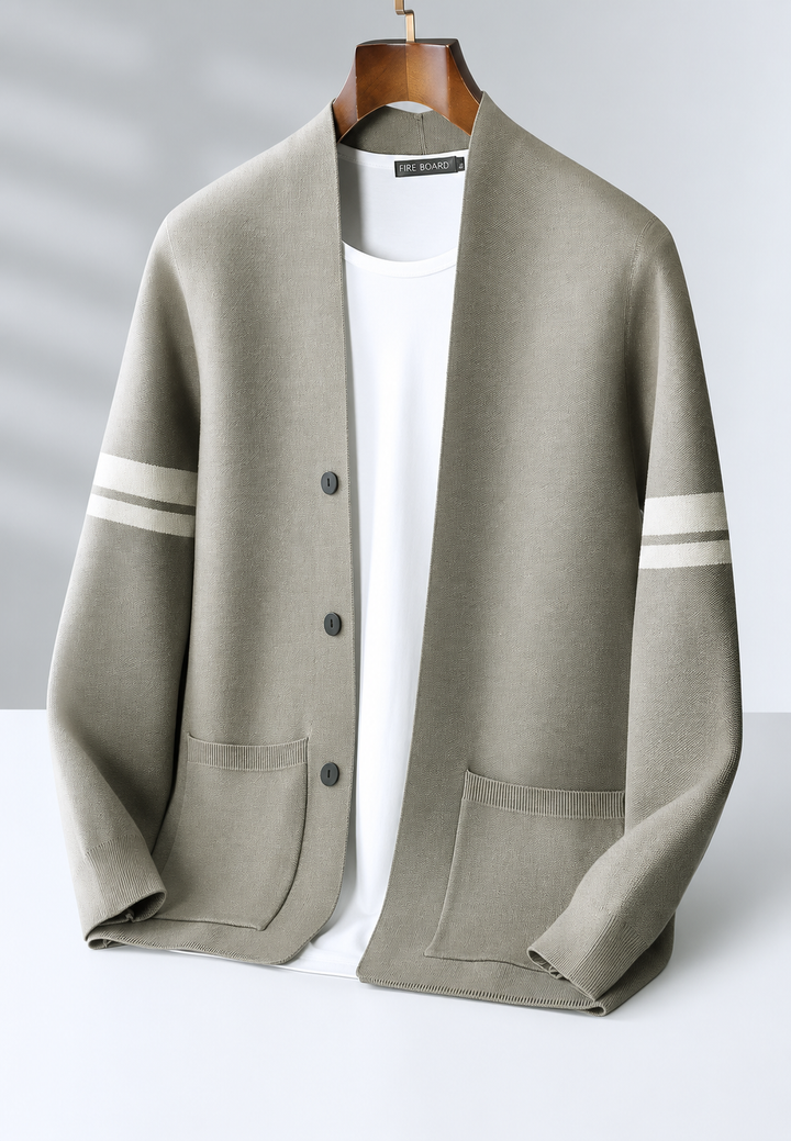 Herren-Strickjacke mit V-Ausschnitt, gestreiften Ärmeln und Knöpfen – Lennart