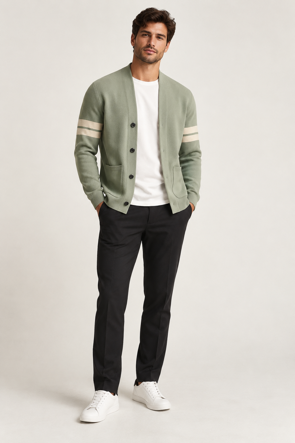 Herren-Strickjacke mit V-Ausschnitt, gestreiften Ärmeln und Knöpfen – Lennart